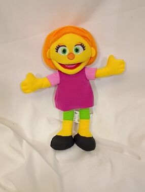 EUC Sesame Street JULIA 10.5” Plush Doll Autism Charecter 9.5"  Hasbro